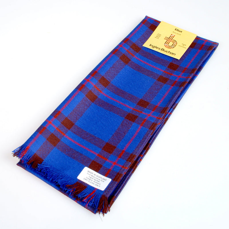 Scarf in Elliot Ancient Wool Tartan.