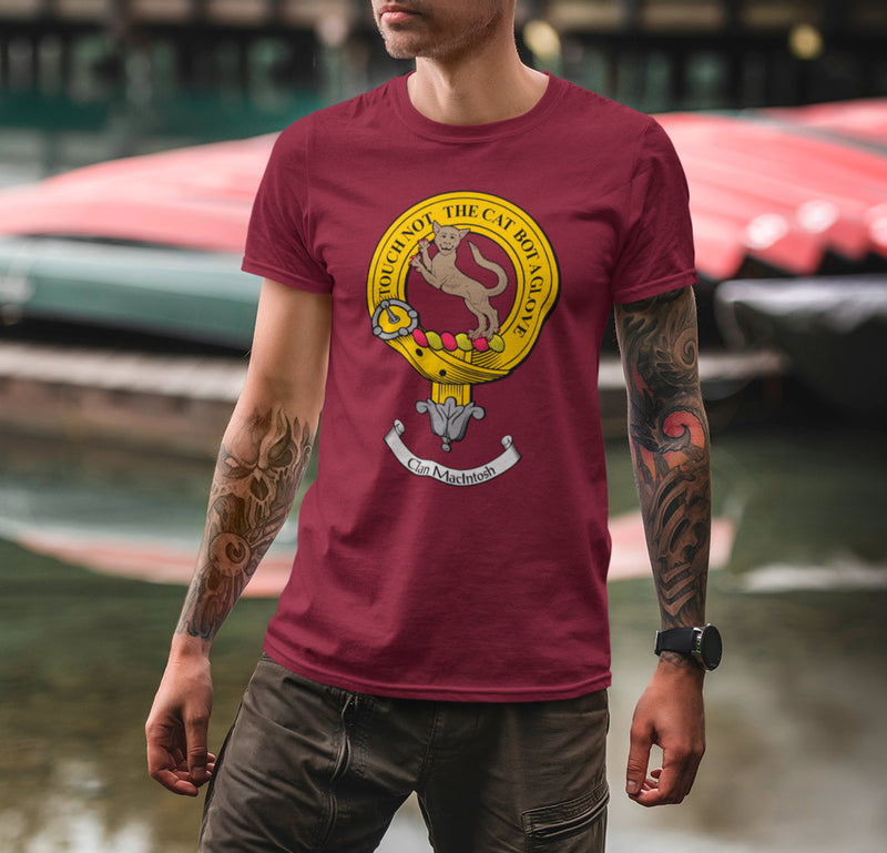 MacIntosh Clan Crest Gents T Shirt